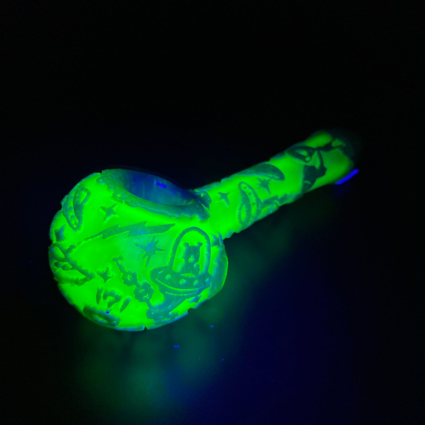 Liberty503 - UV Cold Carved Alien Spoon