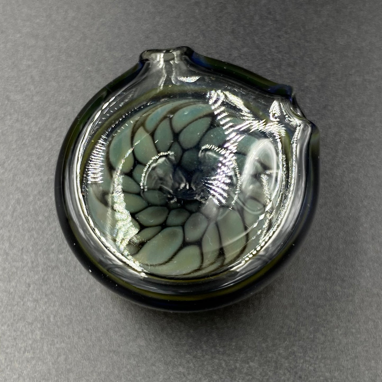 DawgHouseGlass - Honeycomb Pendant w/ CFL Potion Back