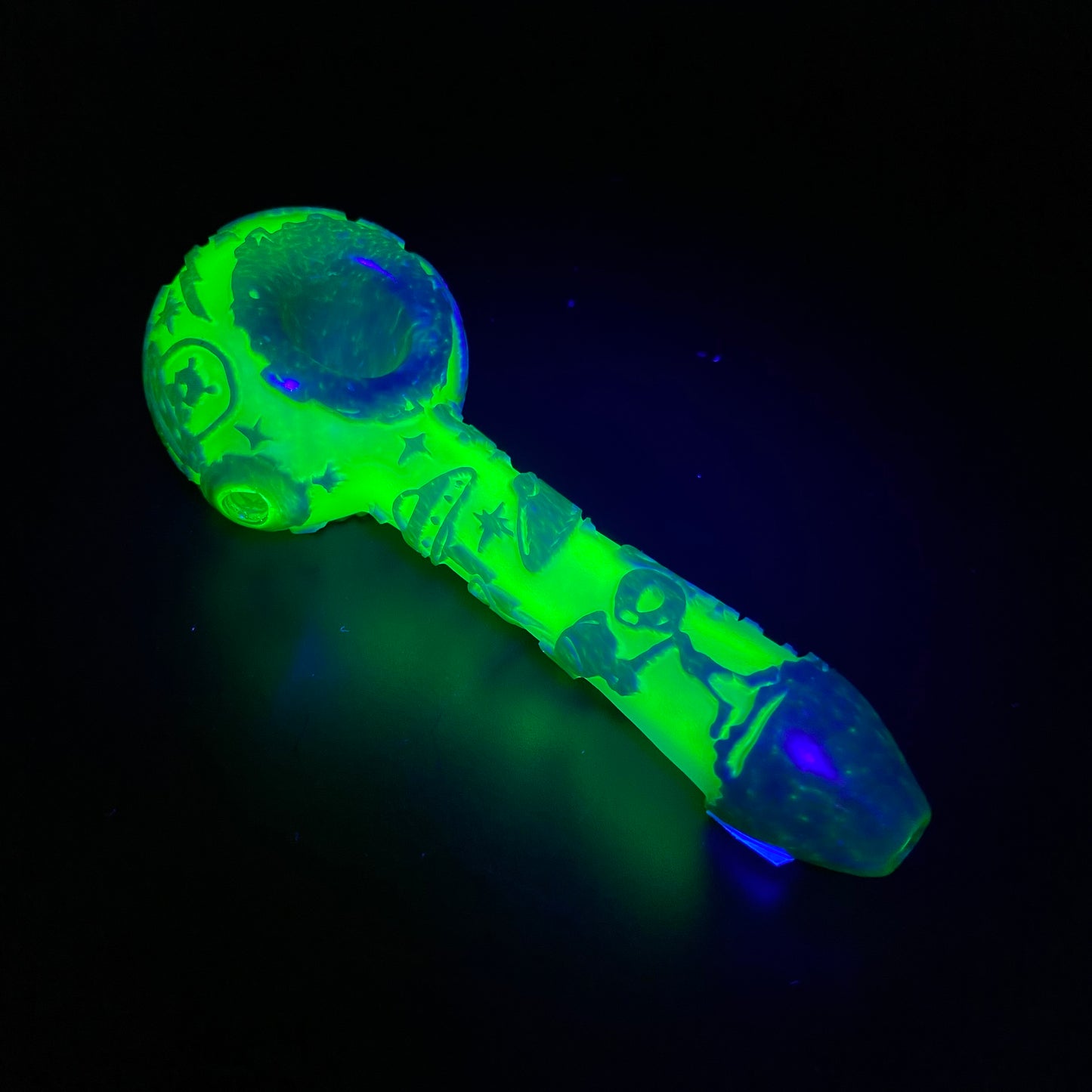 Liberty503 - UV Cold Carved Alien Spoon