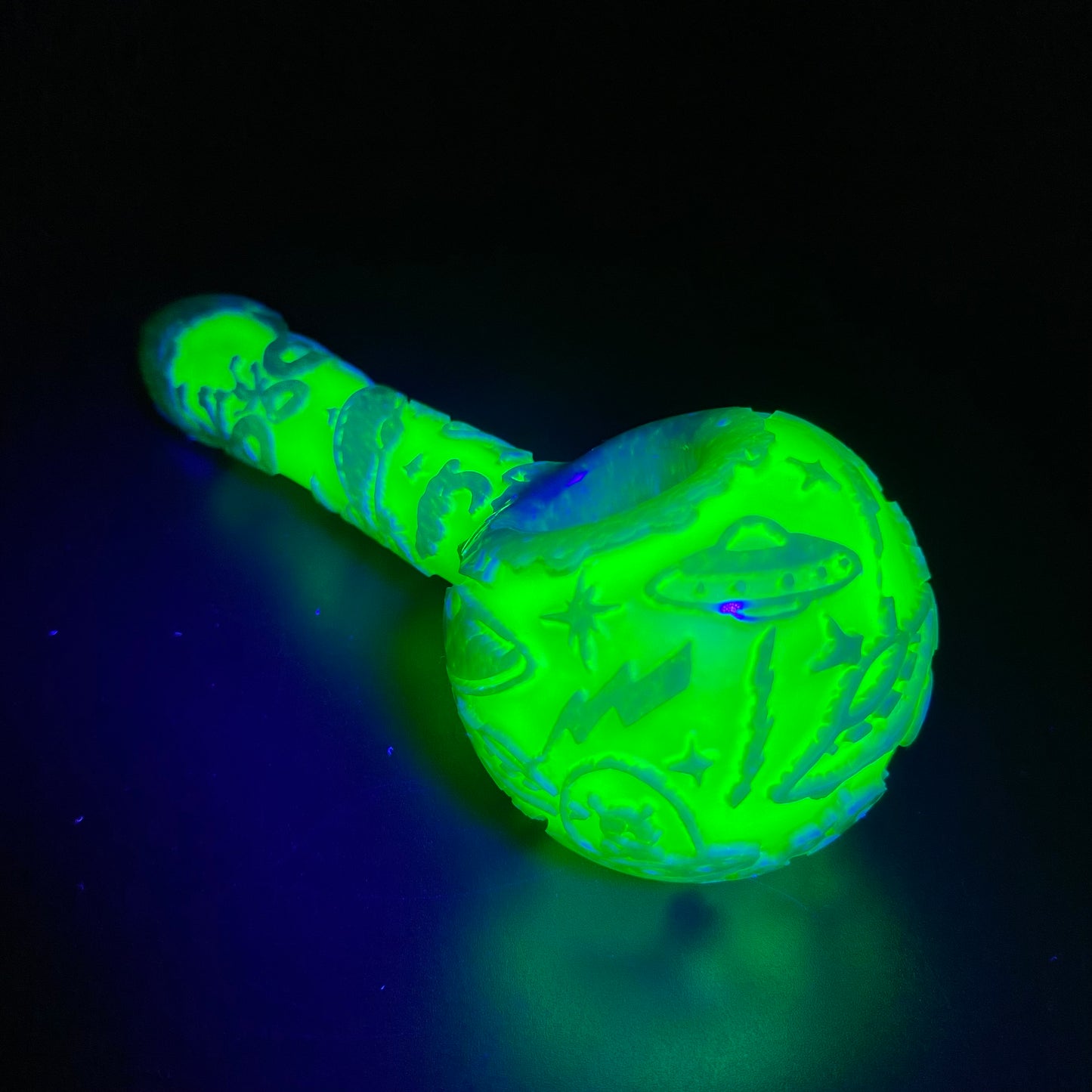 Liberty503 - UV Cold Carved Alien Spoon